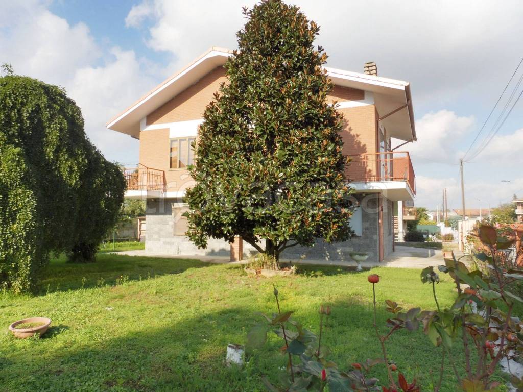 Villa Bifamiliare in vendita a Rivalta di Torino via Ruggero Leoncavallo