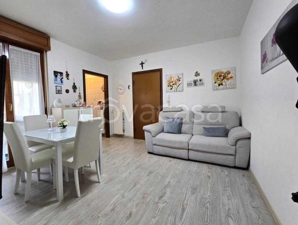 Appartamento in vendita a Terni viale Filippo Turati, 47