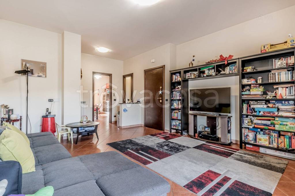 Appartamento in vendita a Roma via Montelepre, 24
