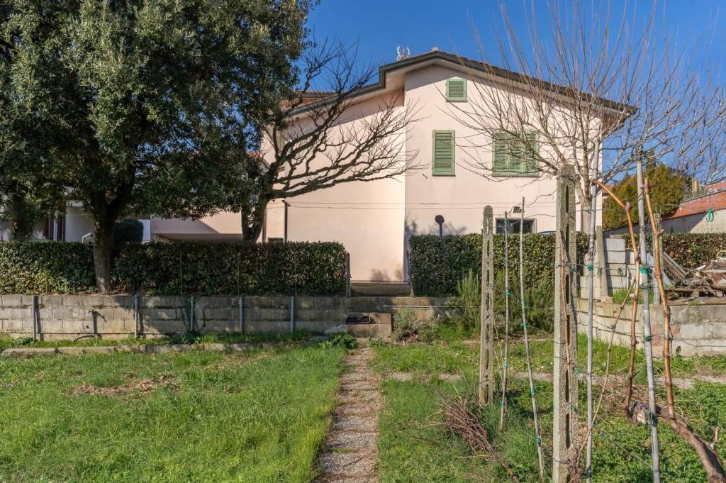 Villa in vendita a Cerreto Guidi via Pisana per Fucecchio