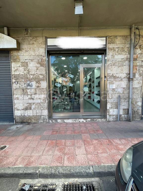 Negozio in vendita a Messina strada Statale Orientale Sicula