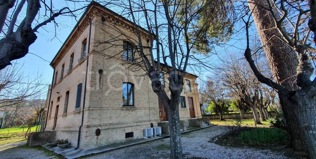 Villa in vendita a Corinaldo via Madonna del Piano
