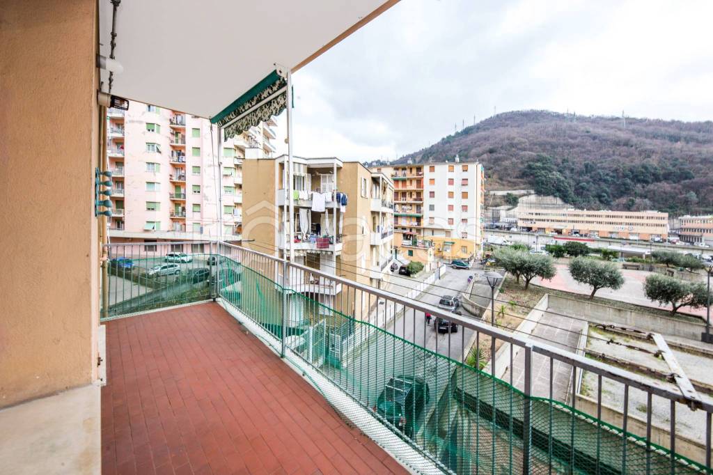 Appartamento in vendita a Genova via Elia Bernardini
