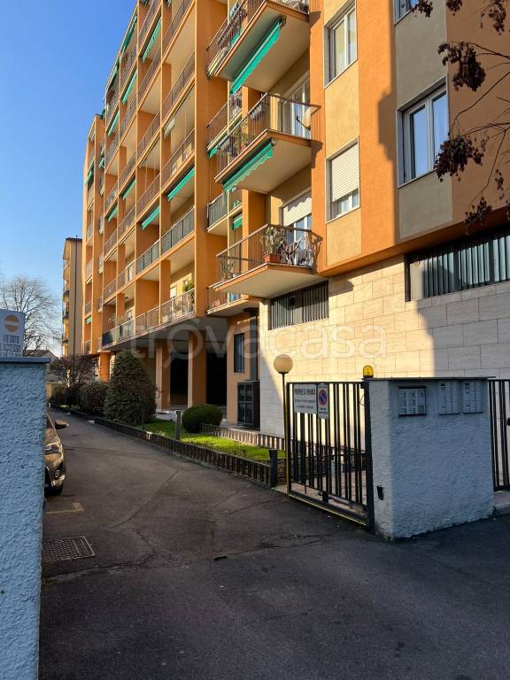 Appartamento in vendita a Bergamo via San Bernardino, 93A
