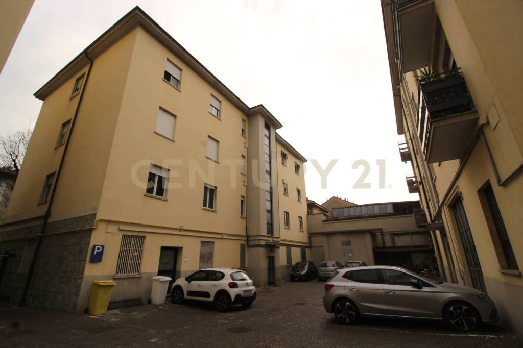 Appartamento in vendita a Rho via Edmondo de Amicis, 43