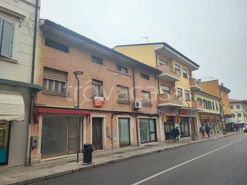 Intero Stabile in vendita a Cervignano del Friuli via Roma, 41