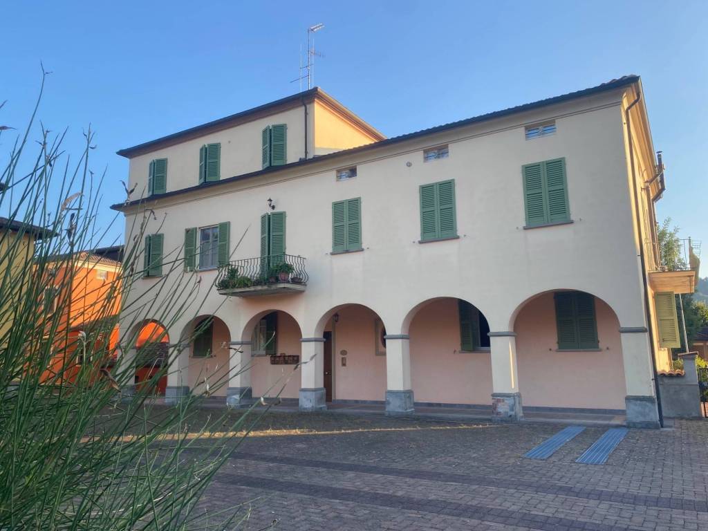 Appartamento in vendita a Varano de' Melegari via Giovanni Battista