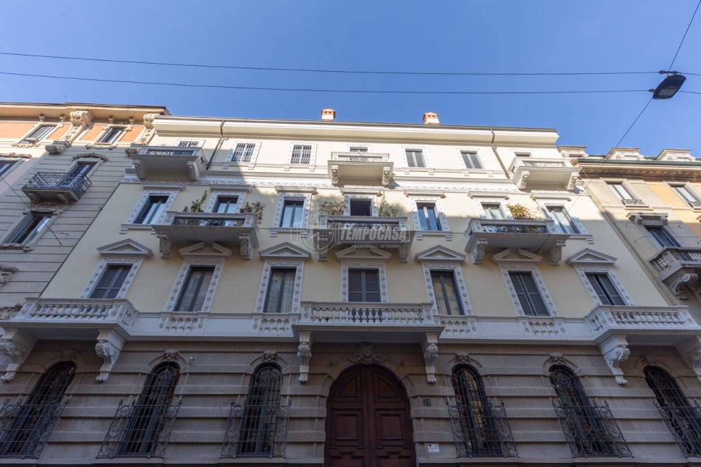 Appartamento in vendita a Milano via Carlo Goldoni 39