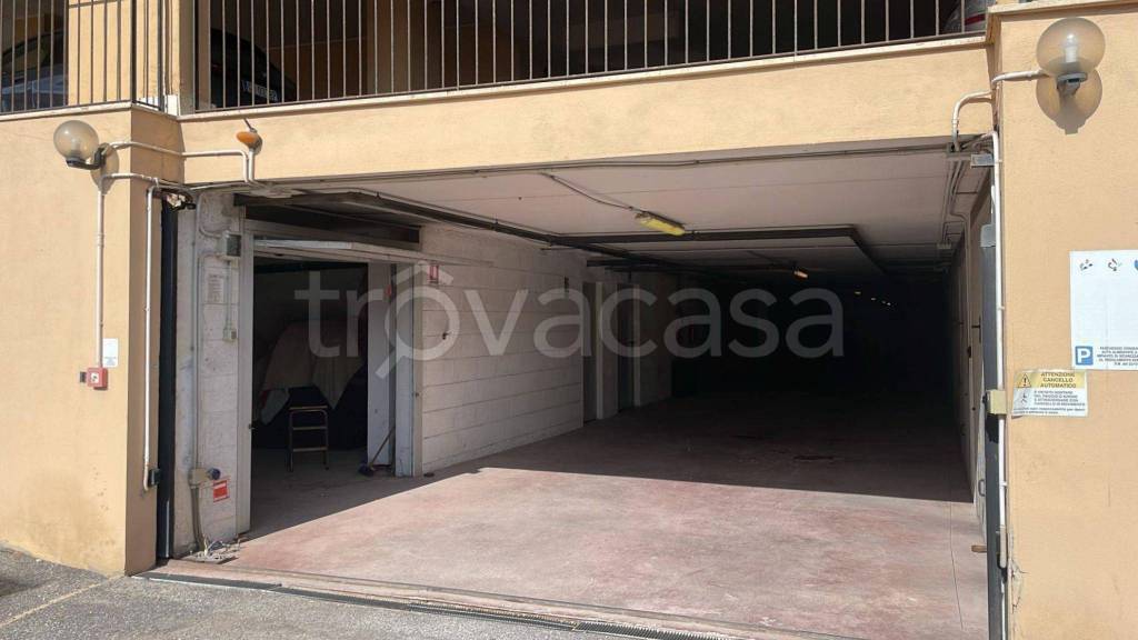 Garage in vendita a Fonte Nuova via alcide de gasperi, 628