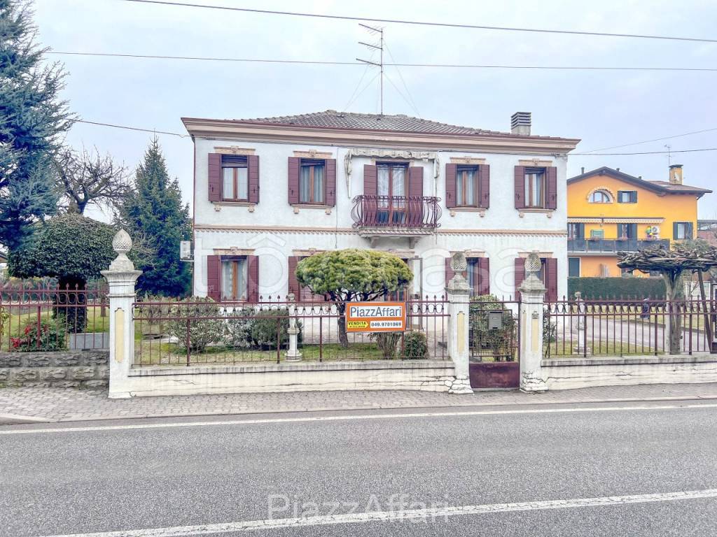 Villa in vendita a Campolongo Maggiore via Alto Adige