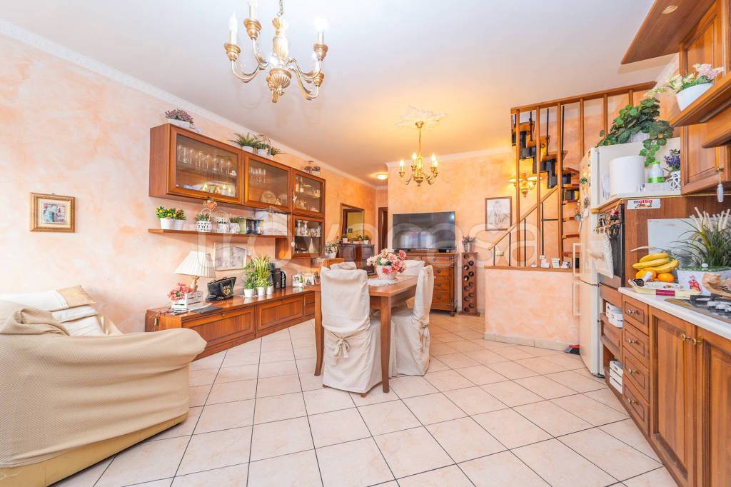 Villa a Schiera in vendita a Roma via Francavilla di Sicilia, 39