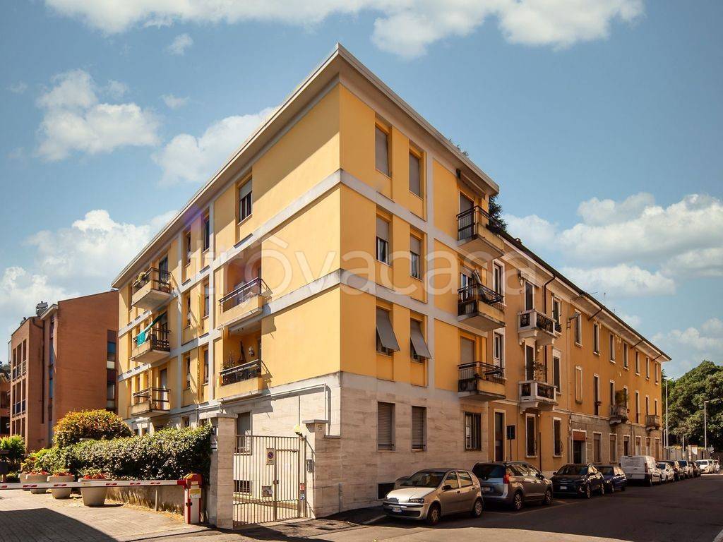 Appartamento in vendita a Monza via Antonio Pacinotti, 23