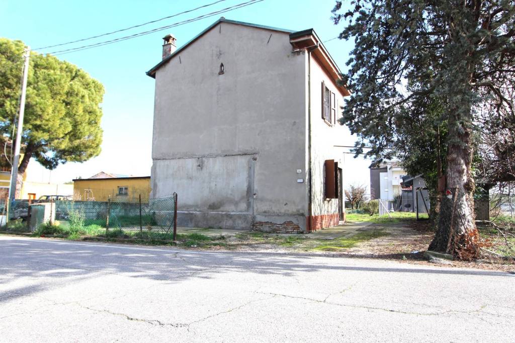 Villa in vendita a Cesena via Passo Corelli