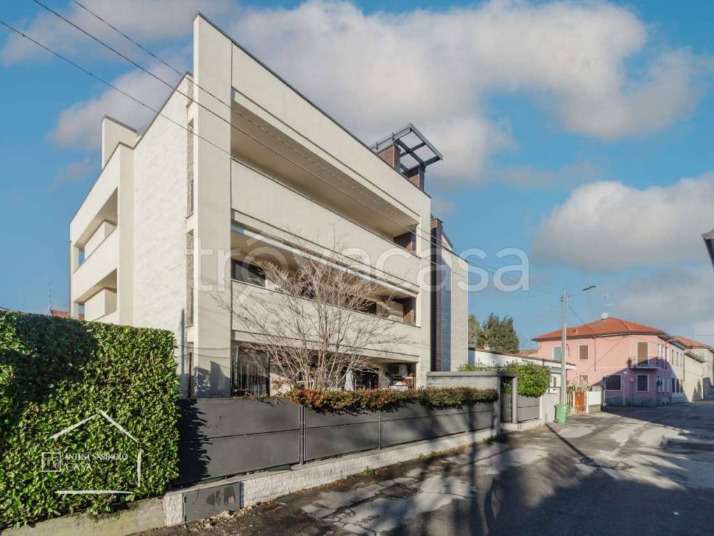 Appartamento in vendita a Cesano Maderno via Zara 14