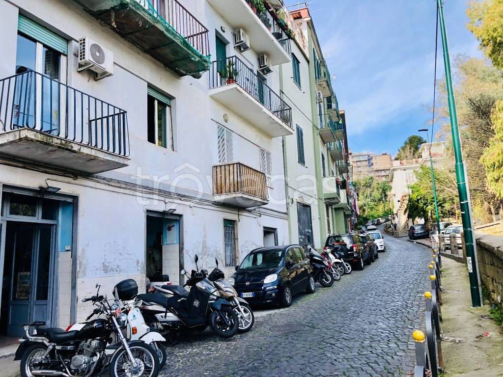 Appartamento in affitto a Napoli via Carlo Cattaneo, 5