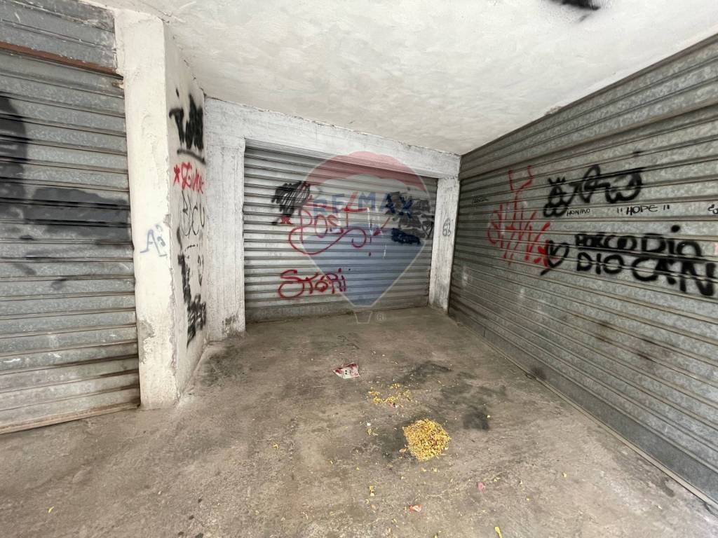 Garage in vendita a Santa Maria di Licodia via furnari