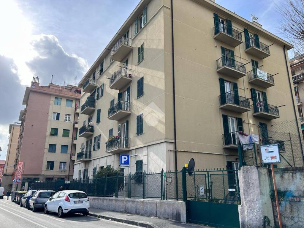 Appartamento in vendita a Genova via Chiaravagna, 24