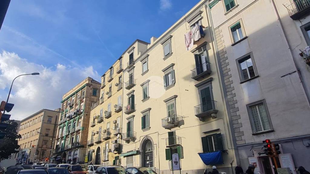 Appartamento in vendita a Napoli via Salvator Rosa, 205