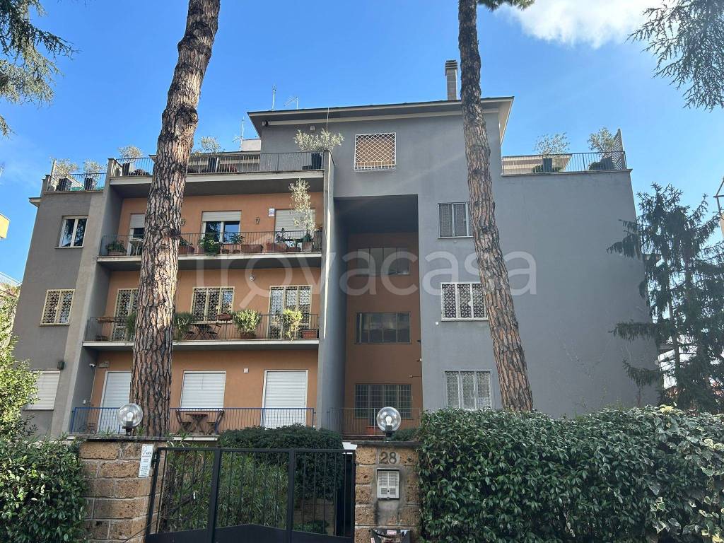 Appartamento in vendita a Roma via Quinto Fabio Pittore