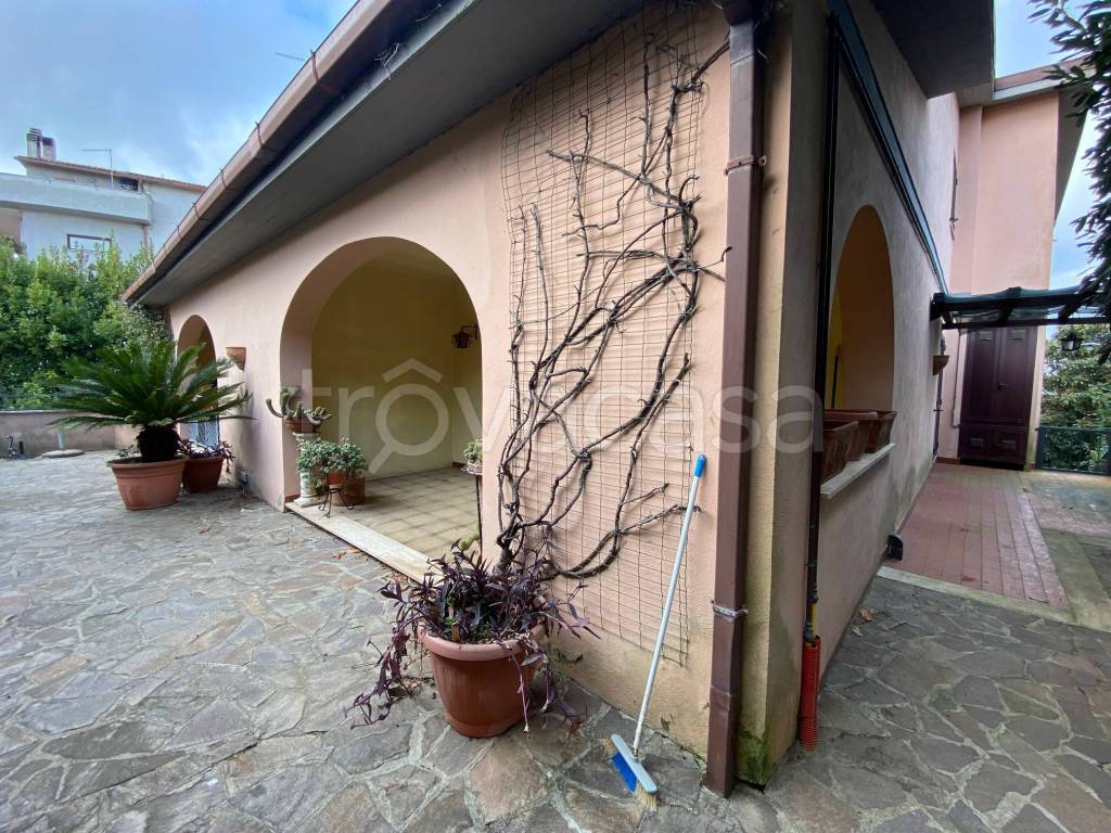 Villa Bifamiliare in vendita a Castelnuovo di Porto via Monte Vario