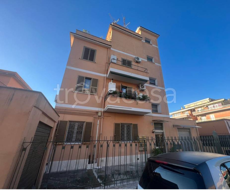 Appartamento in vendita a Roma via Alessandro Guidiccioni, 68