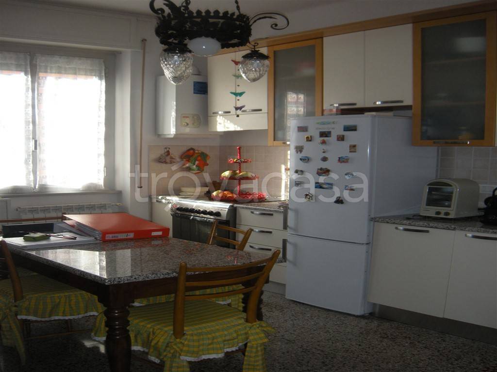 Appartamento in vendita a Genova corso Europa, 399