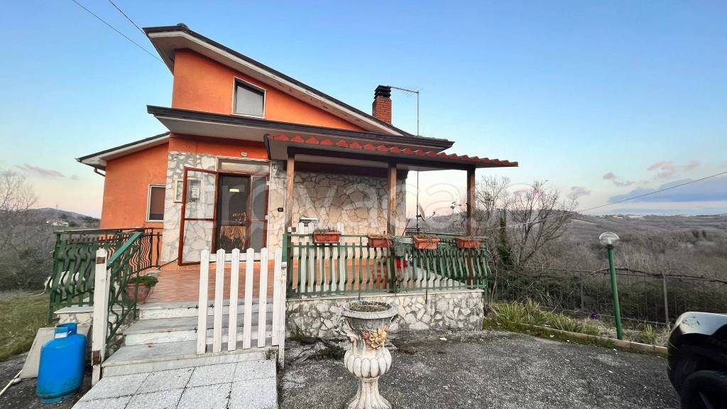 Villa in vendita a Montefalcione via Provinciale