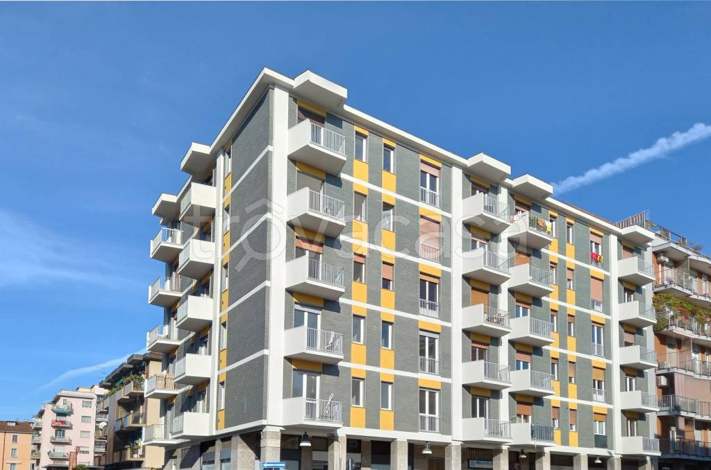 Appartamento in vendita a Milano via Derna, 15