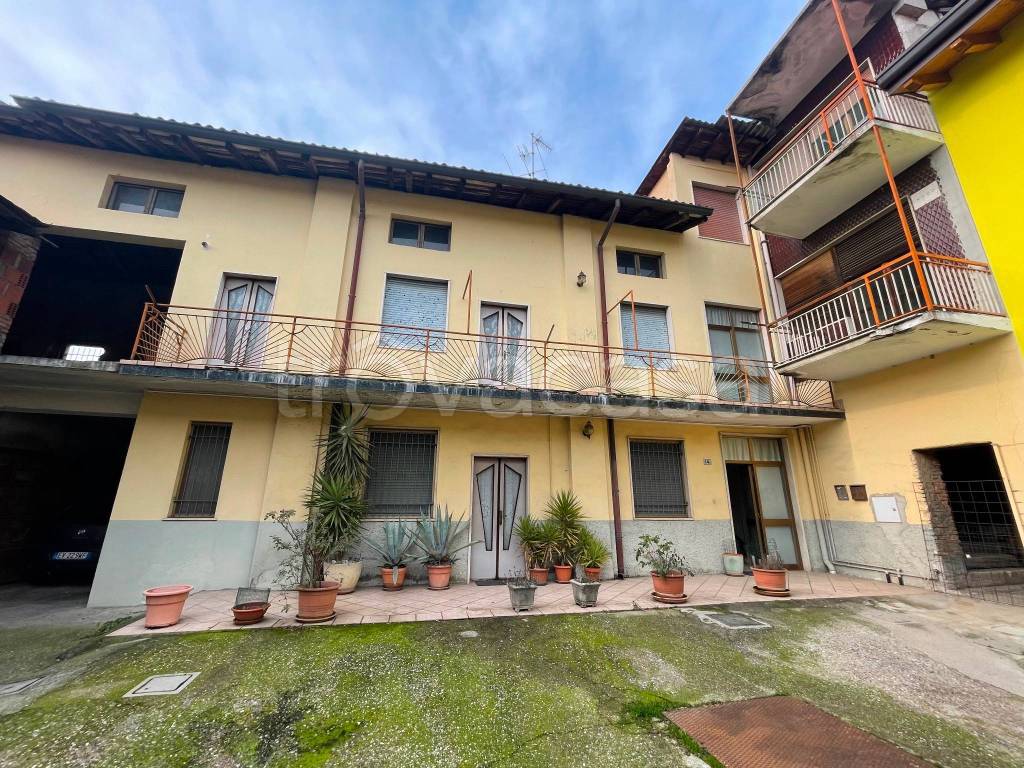 Casa Indipendente in vendita a Ghisalba via Vittorio Veneto, 14