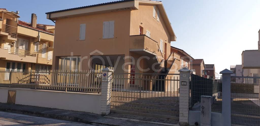 Villa in vendita a Falconara Marittima via Grecale