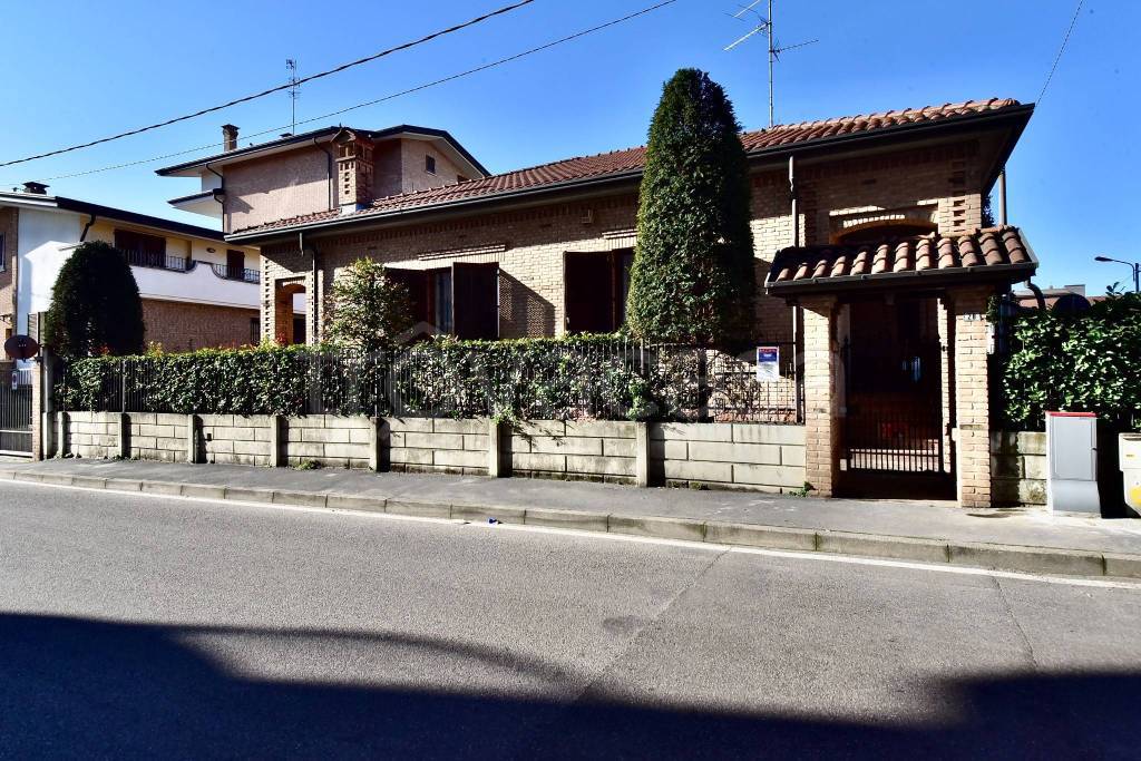 Villa in vendita a Muggiò via Sant'Elisabetta