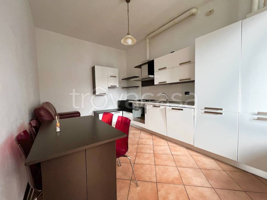 Appartamento in vendita a Lonate Pozzolo via Giacomo Matteotti, 8
