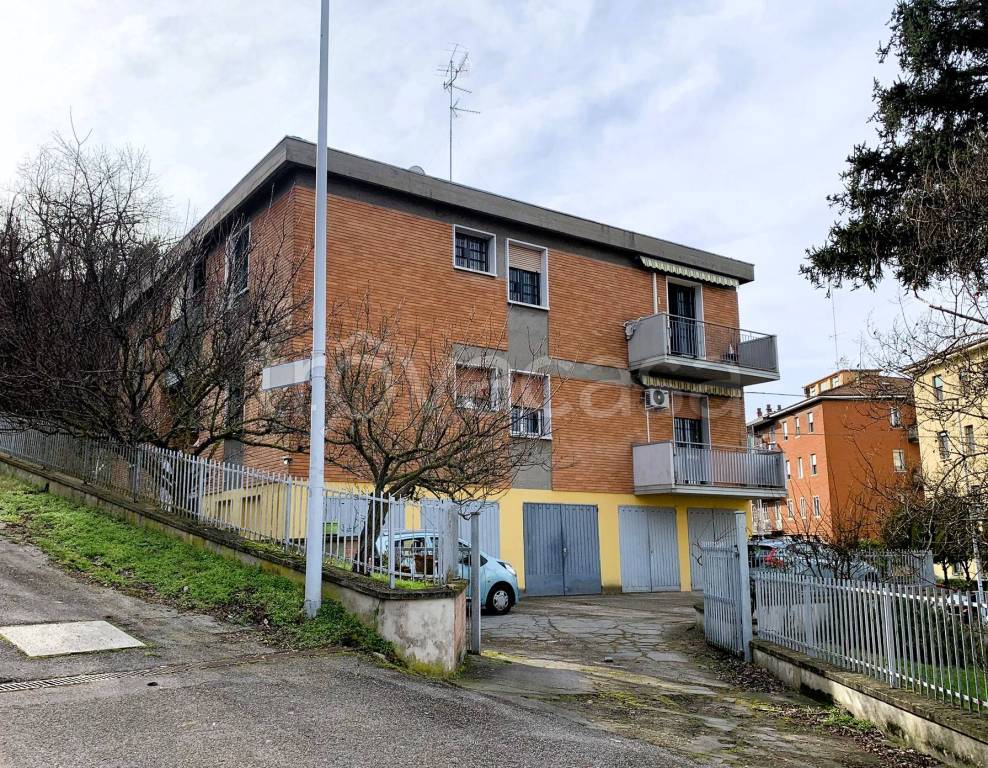 Appartamento in vendita a San Lazzaro di Savena via Spippola, 1
