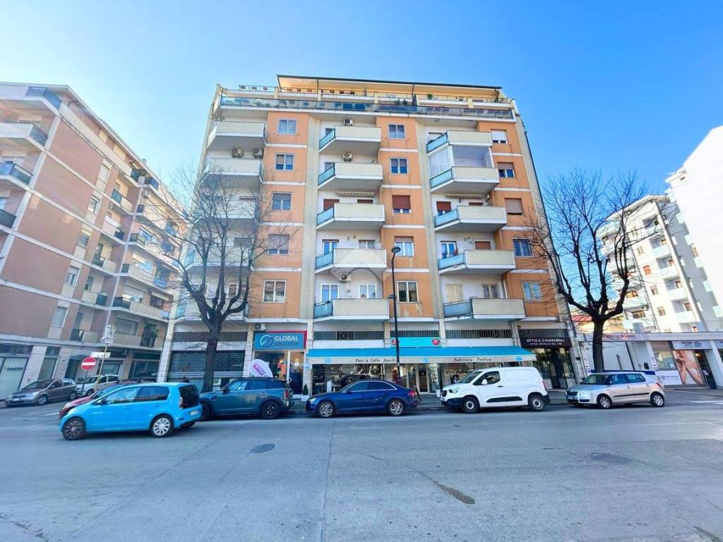 Appartamento in vendita a Pescara via donatello, 8
