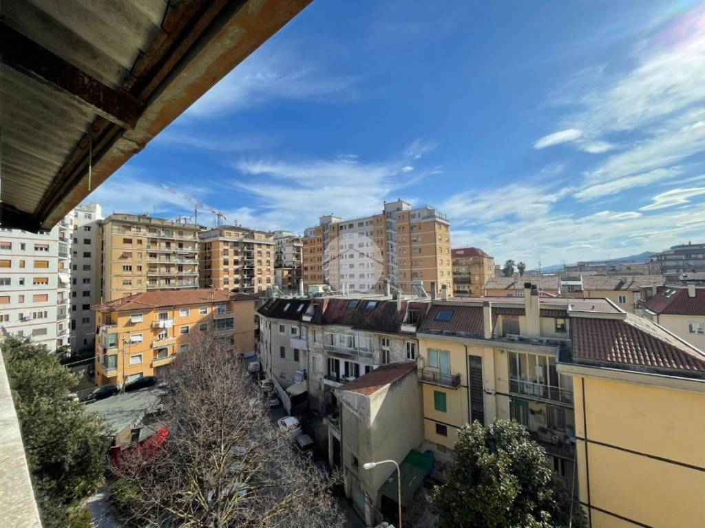 Appartamento in vendita a San Benedetto del Tronto via Emilia, 2