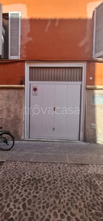 Garage in affitto a Bologna via del Carro, 5A