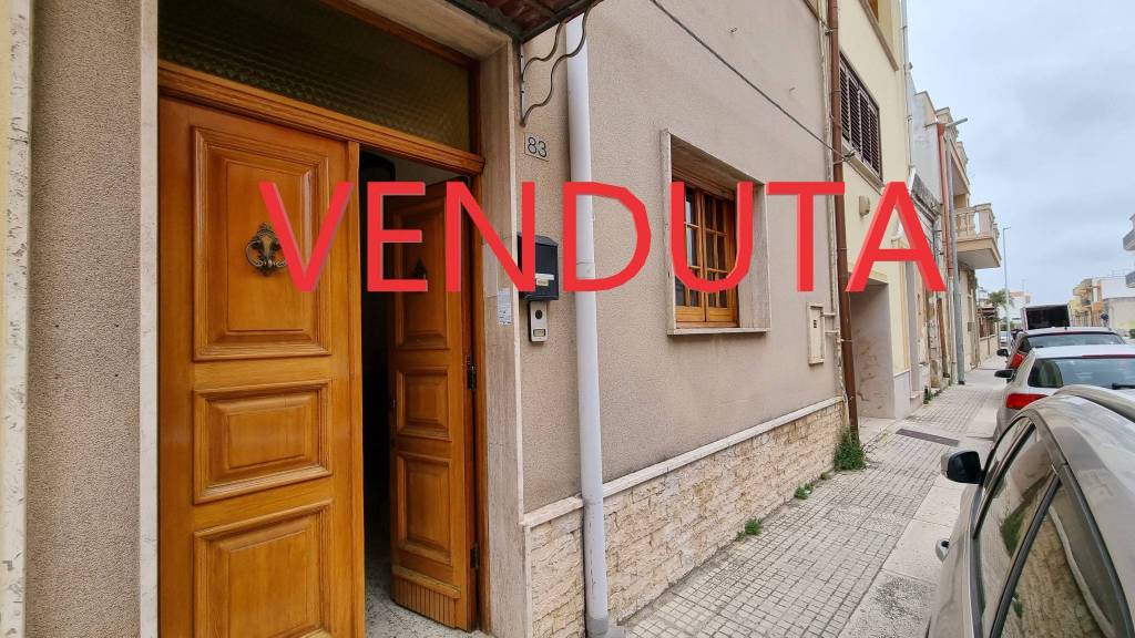 Appartamento in vendita a Mesagne via San Lorenzo Martire, 83