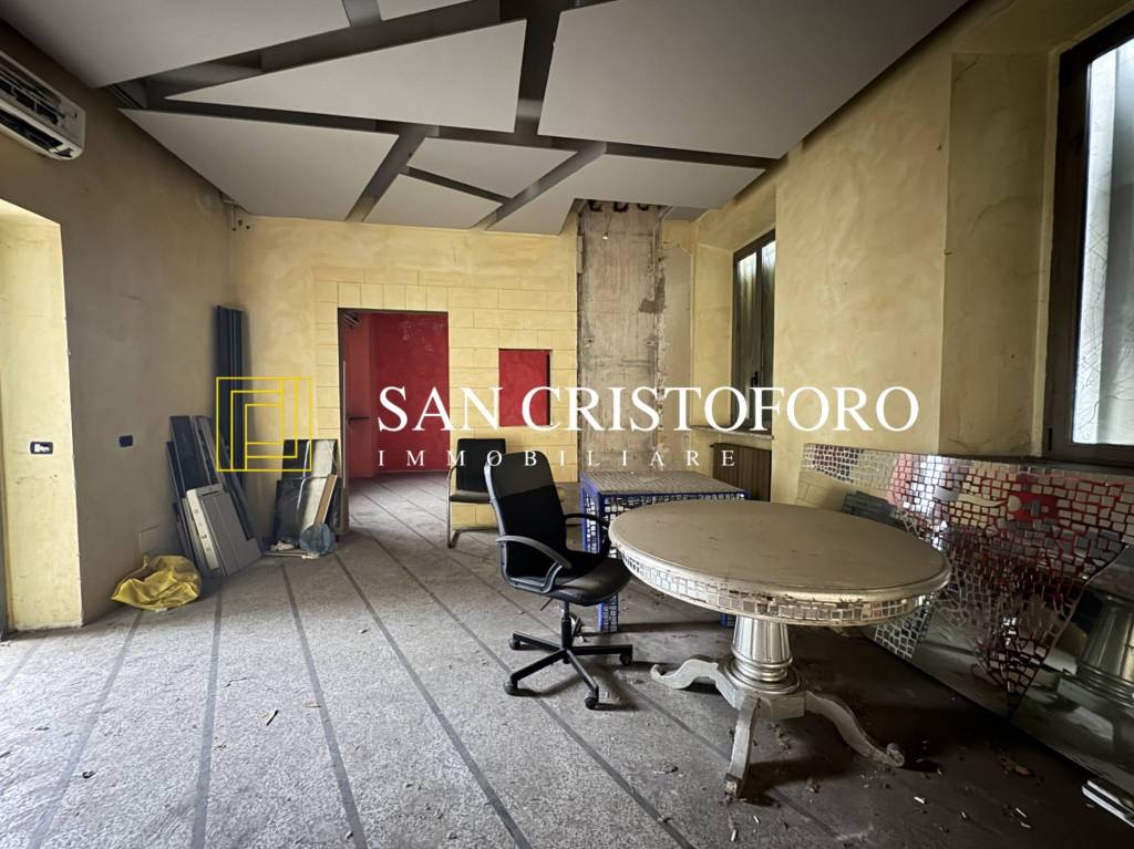 Negozio in affitto a Saronno
