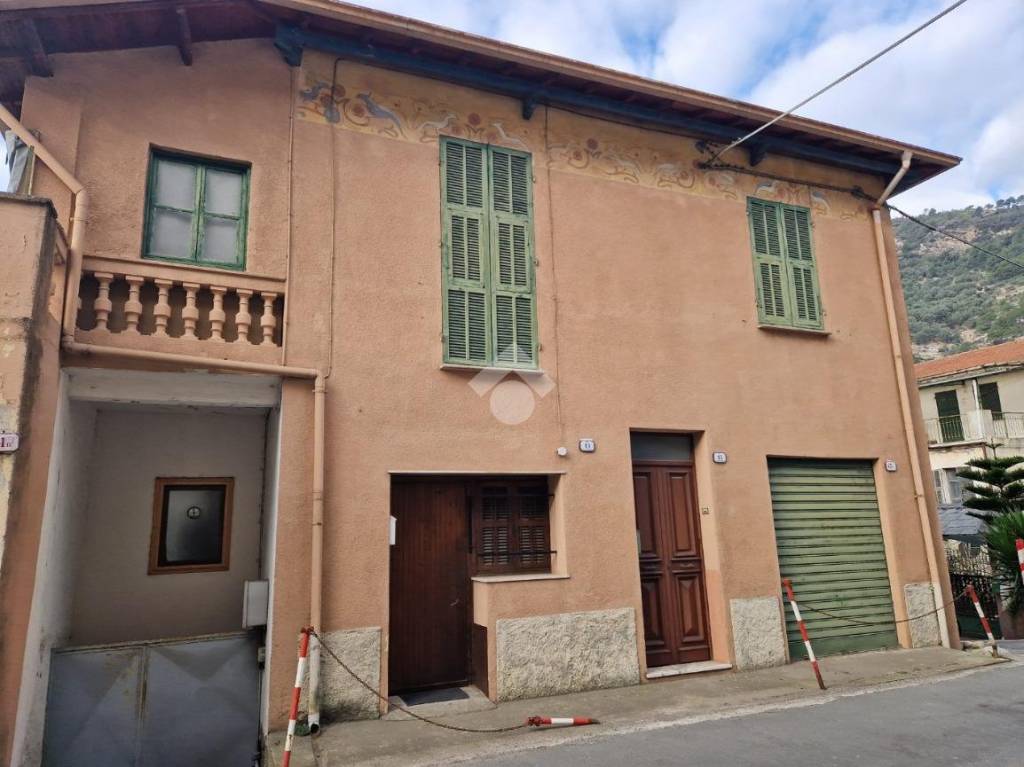 Casa Indipendente in vendita a Ventimiglia via Domenico Tempesta, 15