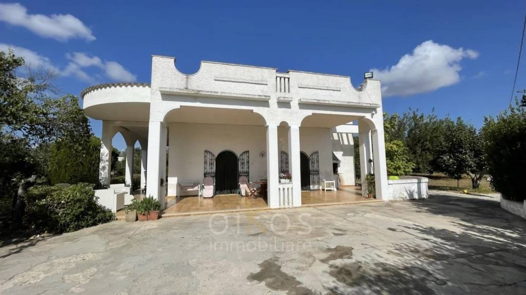 Villa in vendita a Oria