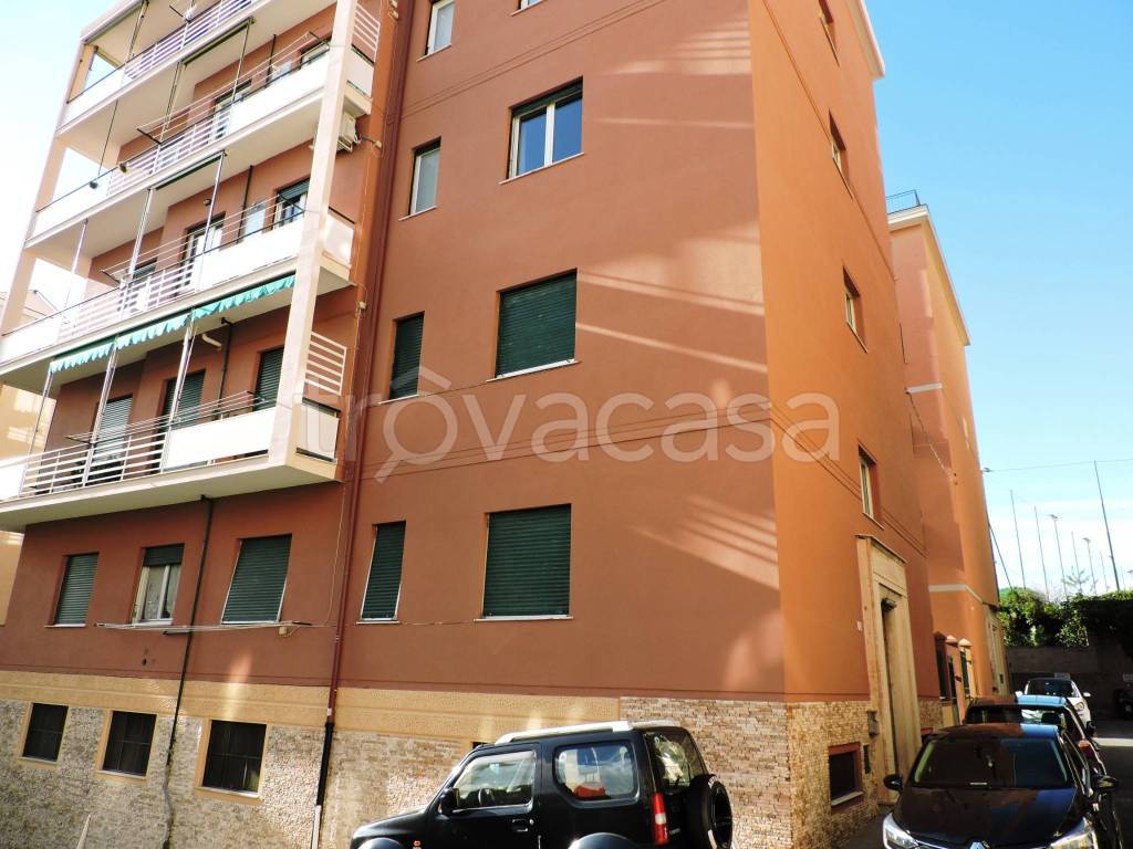 Appartamento in affitto a Genova via Santorre De Rossi di Santarosa