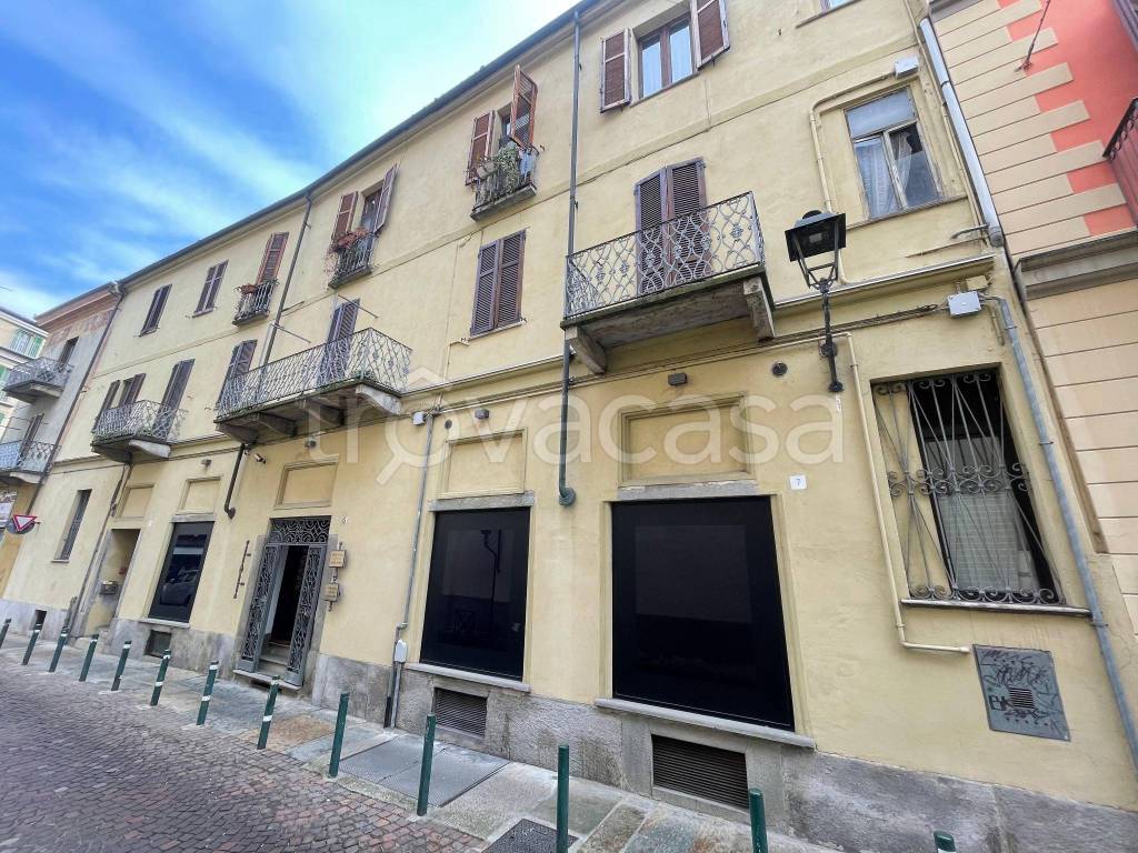 Appartamento in vendita a Vercelli via Achille Giovanni Cagna, 3