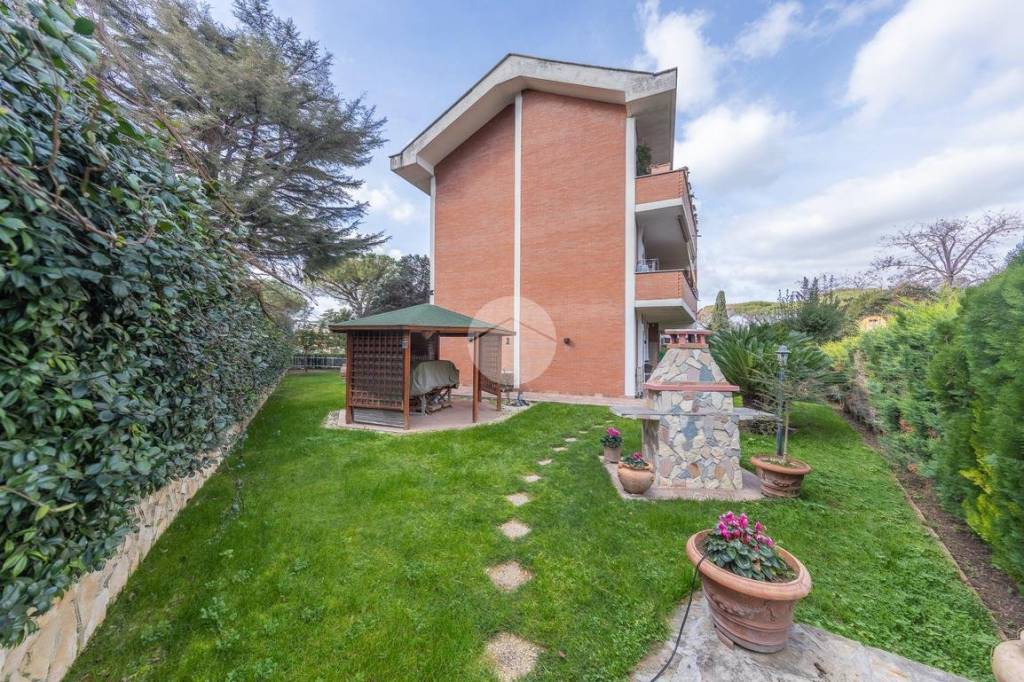 Appartamento in vendita a Roma viale Appio Claudio, 50
