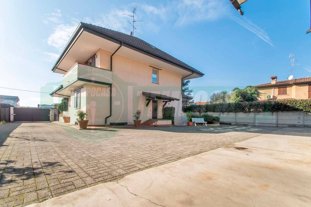 Villa in vendita a Lainate via Giacomo Leopardi, 27