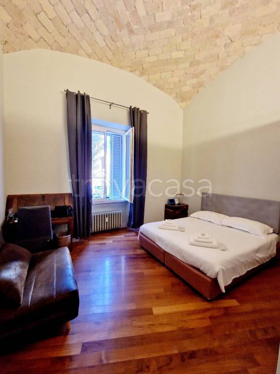 Appartamento in vendita a Roma via Mecenate