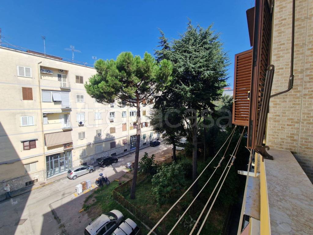 Appartamento in vendita a Napoli calata Capodichino