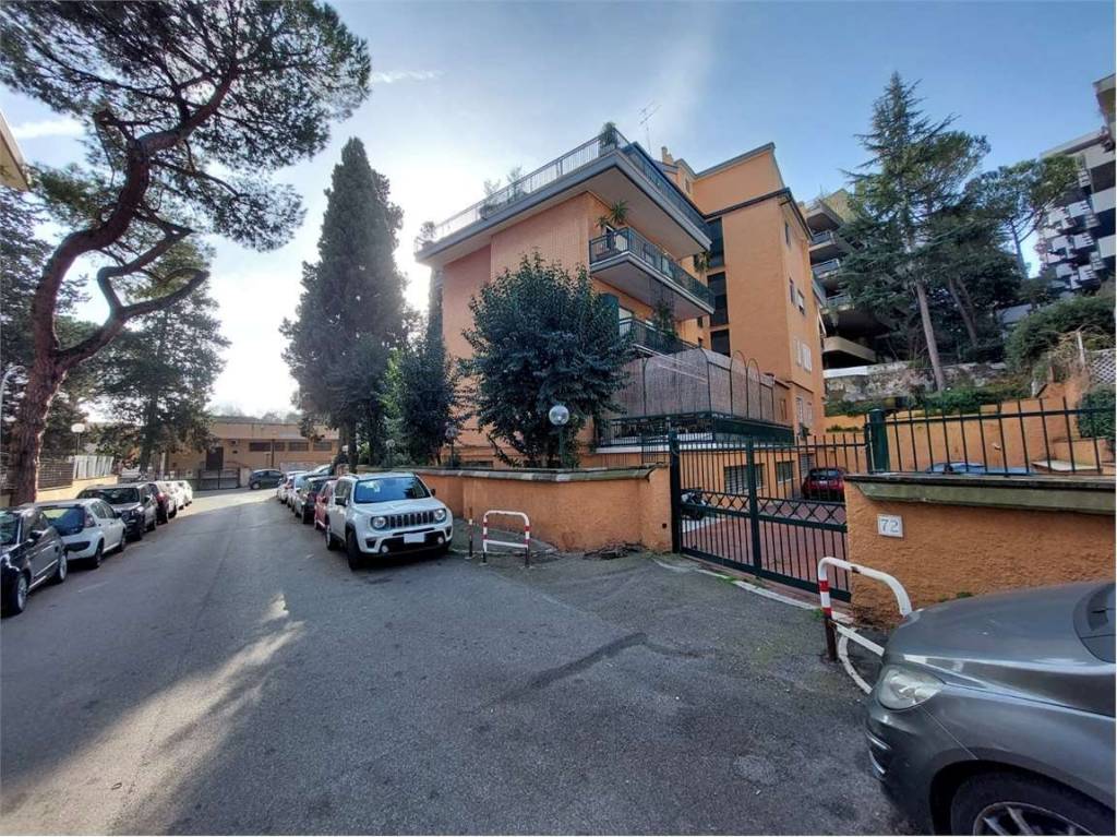 Garage in vendita a Roma via Domenico Lupatelli, 72