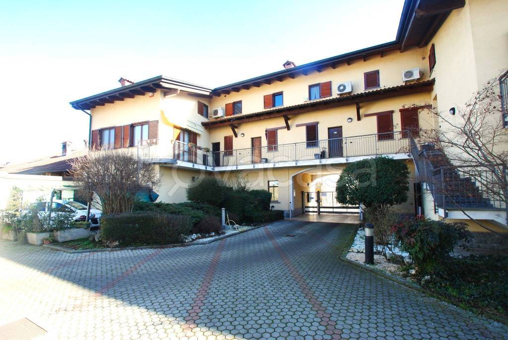 Appartamento in vendita a Cisliano piazza Camillo Benso di Cavour, 6