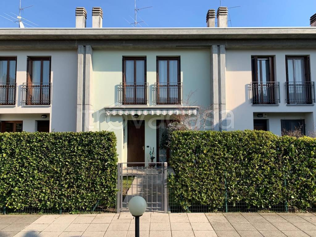 Villa Bifamiliare in vendita a San Paolo d'Argon via Buzzone