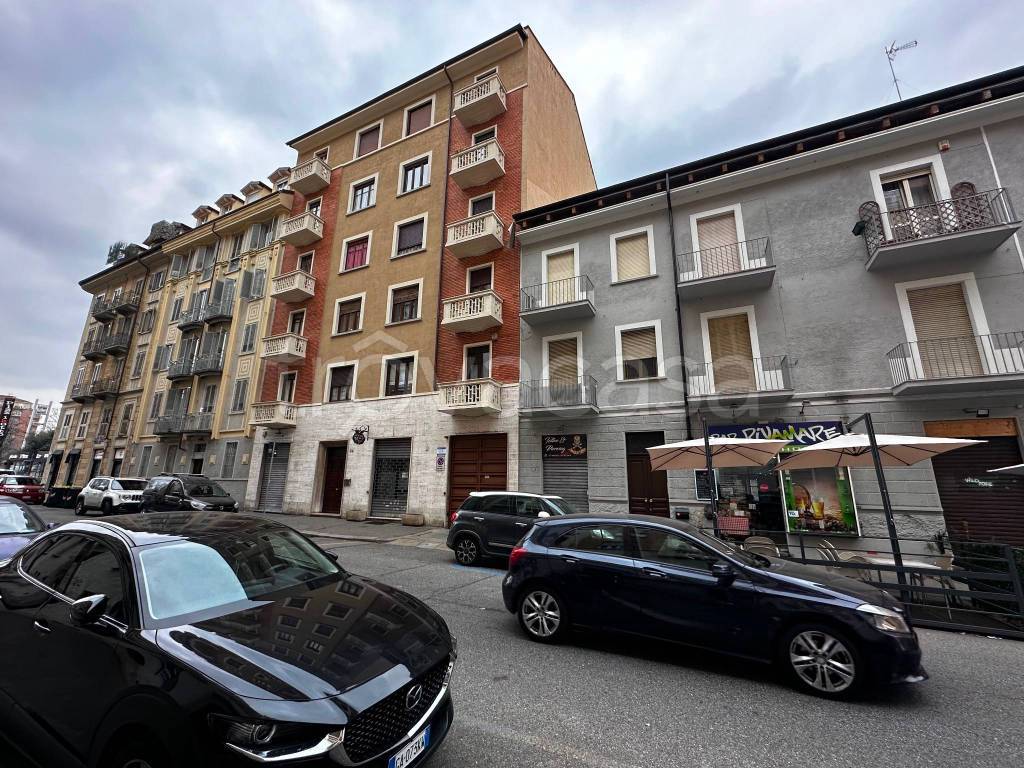 Garage in vendita a Torino via Fratelli Giuseppe e Antonio Carle, 54